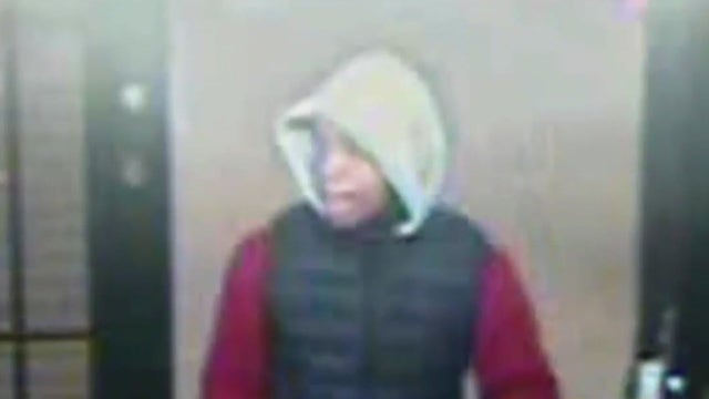 80-year-old man assaulted, robbed in Brooklyn subway station
