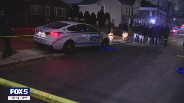 Man stabbed to death on Staten Island