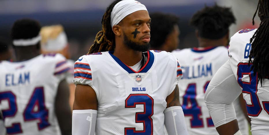 Damar Hamlin receives warm welcome from Bills fans at training camp