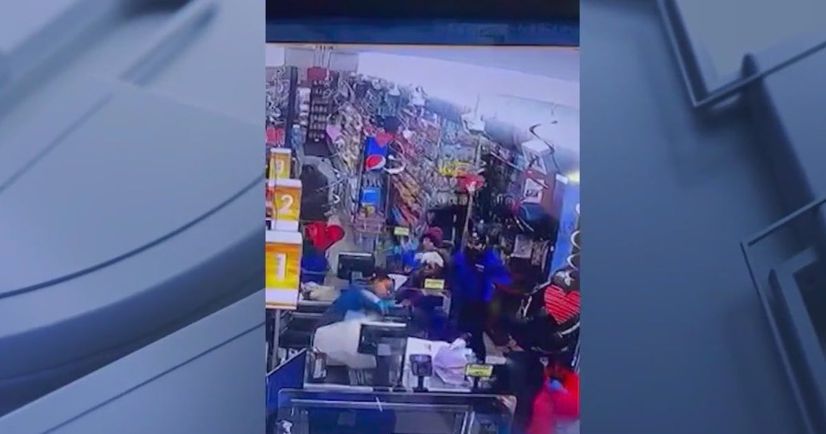 Cashier attacked at Bronx grocery store | FOX 5 New York