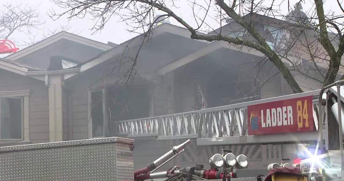 22 firefighters hurt, 3 critically in Staten Island fire | FOX 5 New York