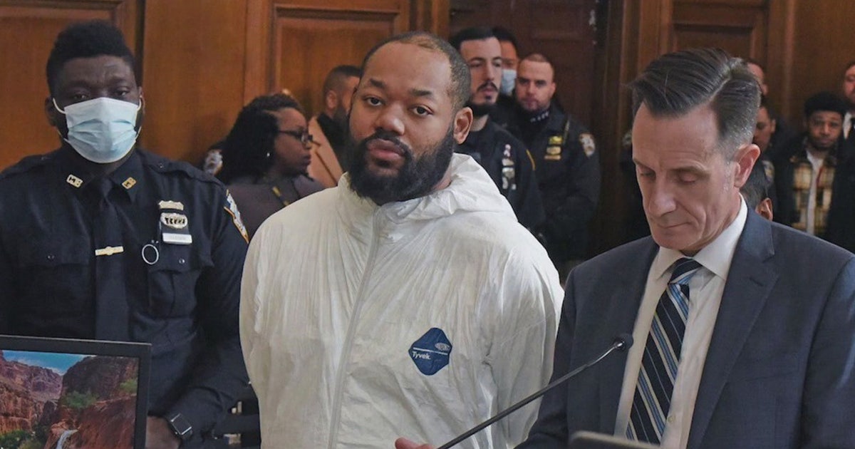 Murder suspect arraigned in deadly shooting of off-duty NYPD officer ...