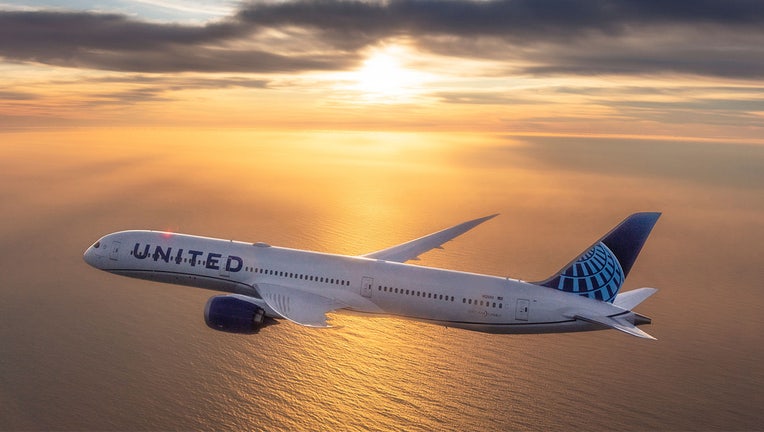 United Airlines Boeing 7879 Dreamliner N24972 on final approach to Los  AngelesInternational February 2019 Ph  Airplane wallpaper Boeing  787 United airlines