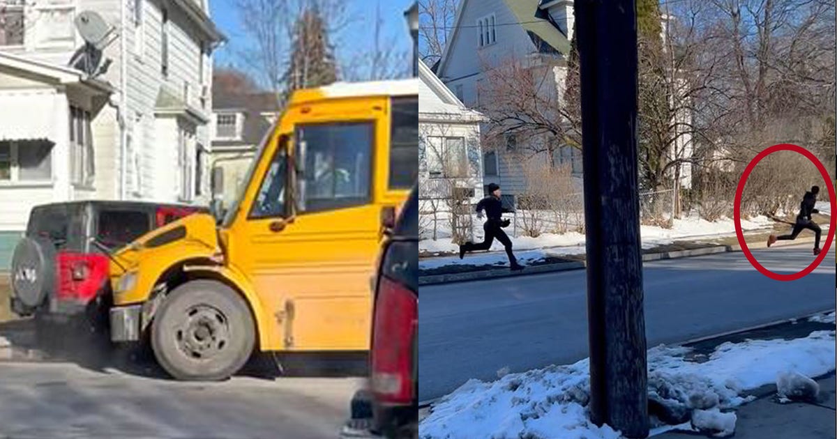 Video: Suspects in stolen Jeep crash into school bus full of students | FOX 5 New York