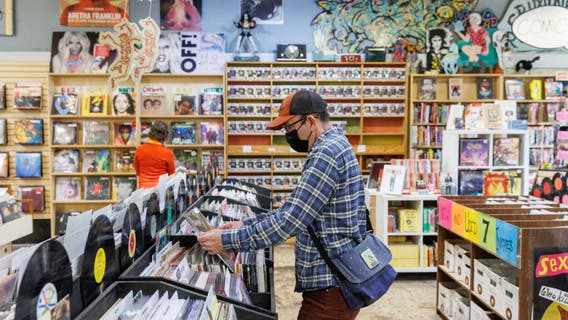 Vinyl outsells CDs for the first time since 1987