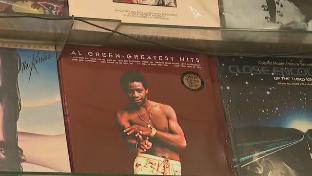 Vinyl outsells CDs for the fist time in 35 years