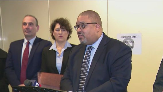 Manhattan D.A. Bragg recieves second threatening letter containing white powder