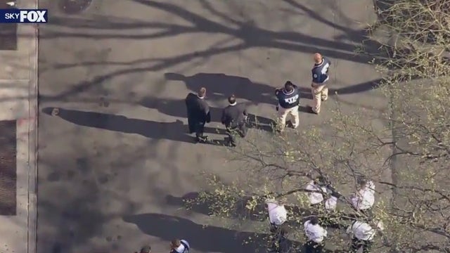 Man with knife shot by officers in Queens: NYPD