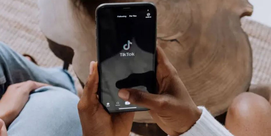 NYC could ban cellphones in schools by 2025, Chancellor Banks says