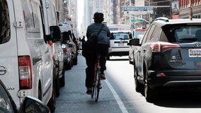 NYC DOT launches new platform to report double-parking, blocked bike and bus lanes