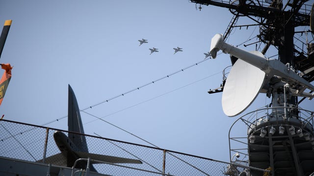 NYC Memorial Day: USS Intrepid holds annual wreath-laying ceremony