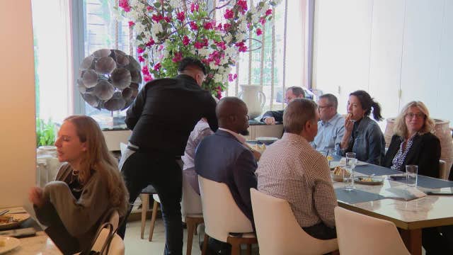 Power lunches reclaim their status in New York's corporate world