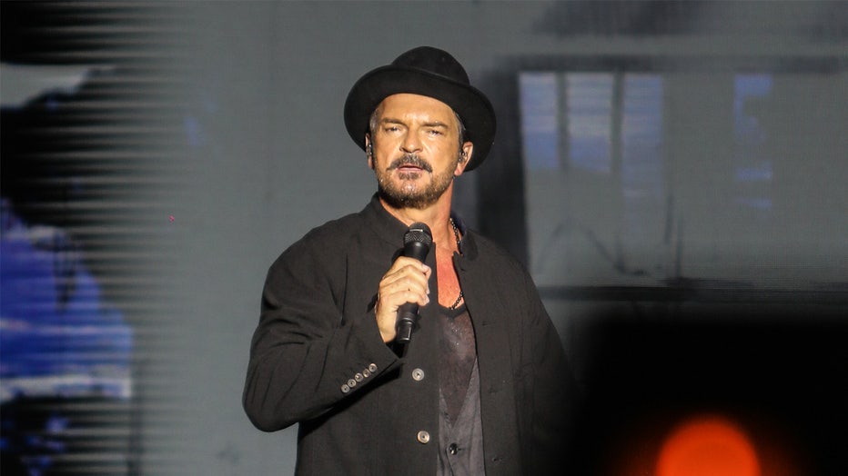 CANCUN, MEXICO - MARCH 10: Singer Ricardo Arjona performs during a concert as part of the Blanco y Negro Tour at Estadio Beto Avila on March 10, 2023 in Cancun, Mexico. (Photo by Thaddaeus McAdams / Getty Images)