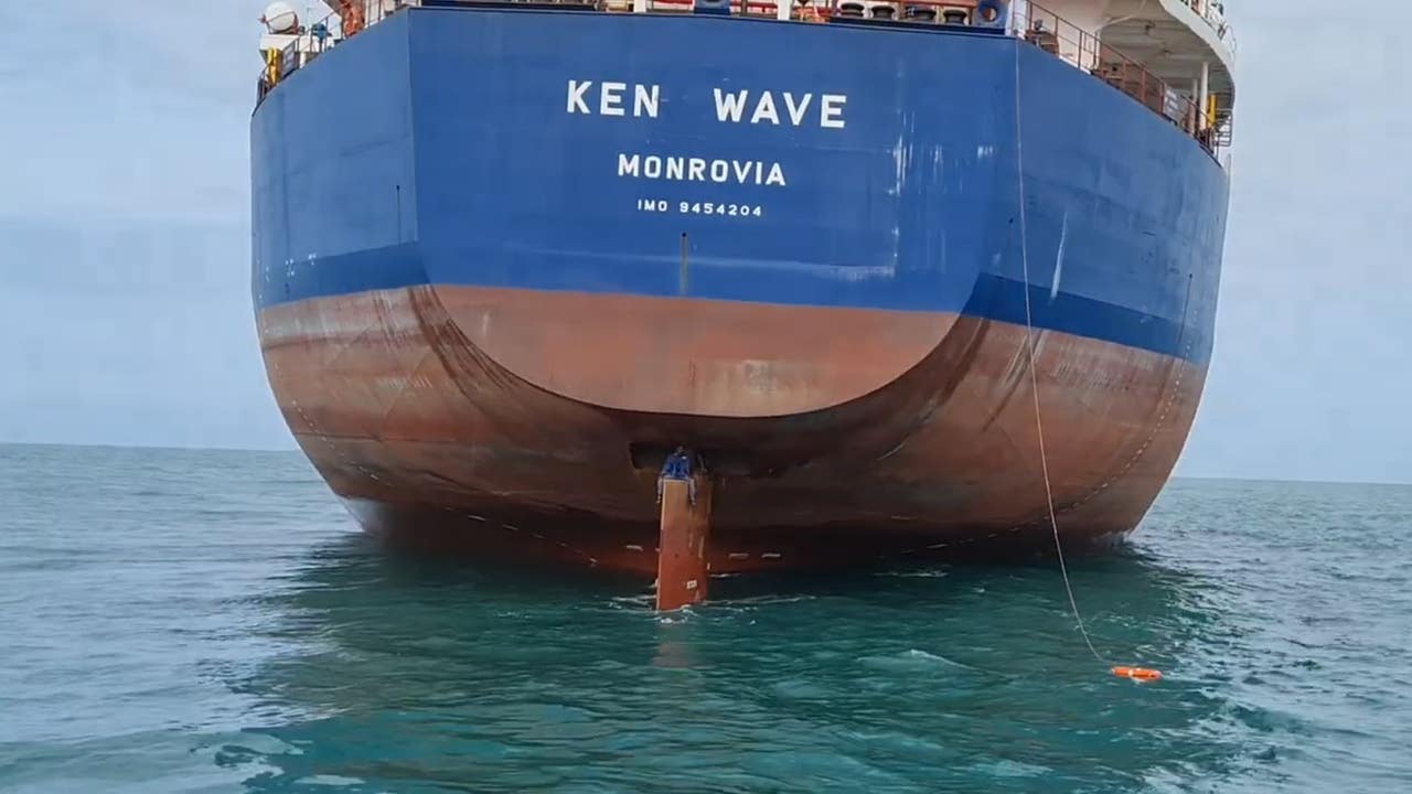 AIDENTIFY タッパー　sea vessel XL Evangelos Marinakis' Capital Maritime splashes $145m on