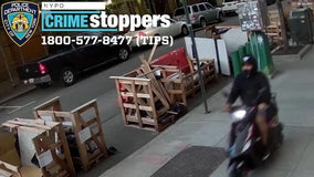NYC crime: Scooter bandit sought in series of headphone robberies
