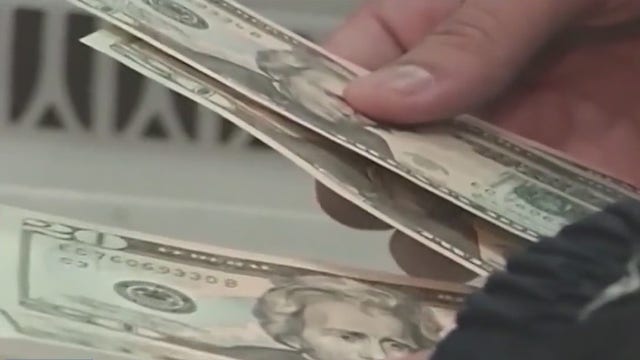 Here's how much New York's minimum wage will increase by in 2026