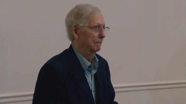 Senate GOP leader Mitch McConnell appears to freeze up again at Kentucky event