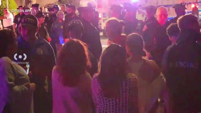 NYC migrant crisis: Staten Island demonstrators block bus during protests