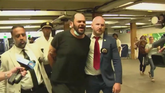 Suspect arrested after woman beaten with own cane in Harlem subway station