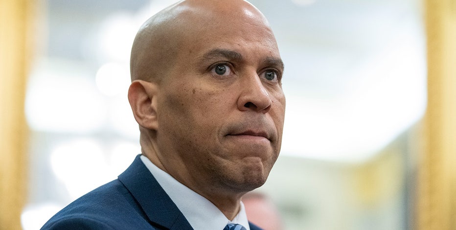 Sen. Booker says fellow New Jersey Democrat Menendez should resign over 'shocking' bribe allegations