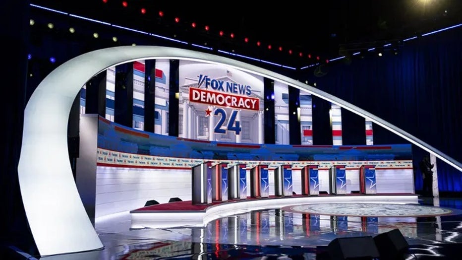 aea6e61b-DebateStage.jpg