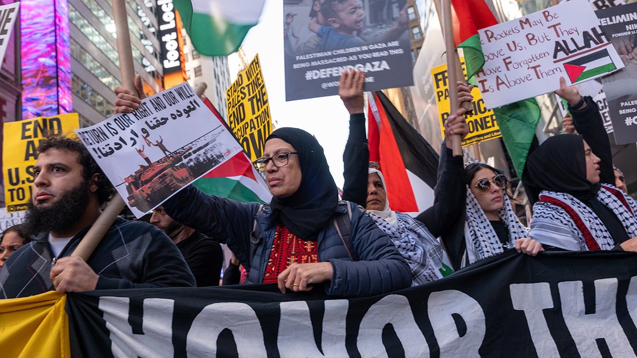 Thousands rally for Palestinians in Times Square | FOX 5 New York