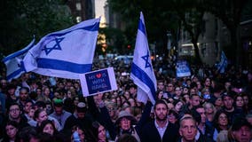 Adams, Hochul join thousands at East Side rally supporting Israel