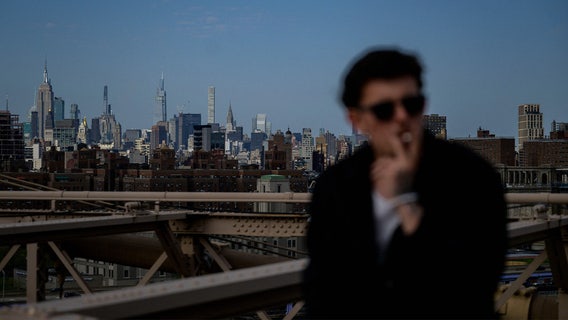 City considers extending smoking ban beyond NYC parks