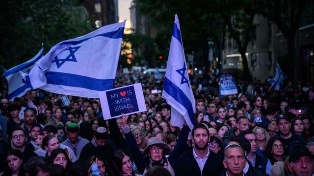 Adams, Hochul join thousands at East Side rally supporting Israel
