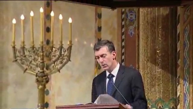 NYC unites in solidarity: Shabbat service following deadly attack in Israel