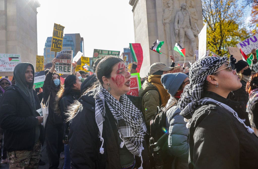 Protesters Rockefeller Tree Pro-Palestinian protests erupt near Rockefeller Center tree lighting ...