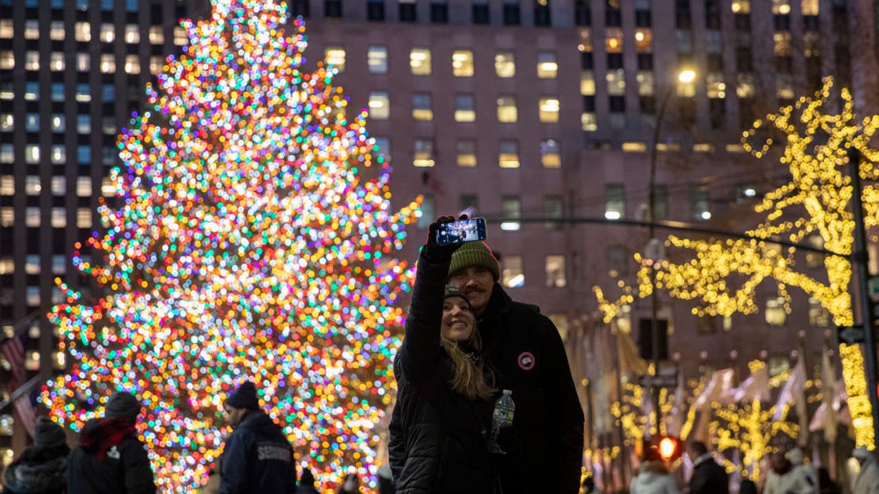 Rockefeller Christmas Tree Lights Up NYC: How To Watch, Traffic, Things ...