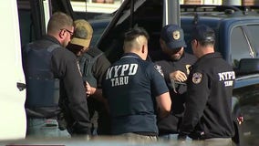 Man in custody after shooting super, exchanging fire with police in Queens: NYPD