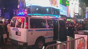 15-year-old stabbed in the neck in Times Square