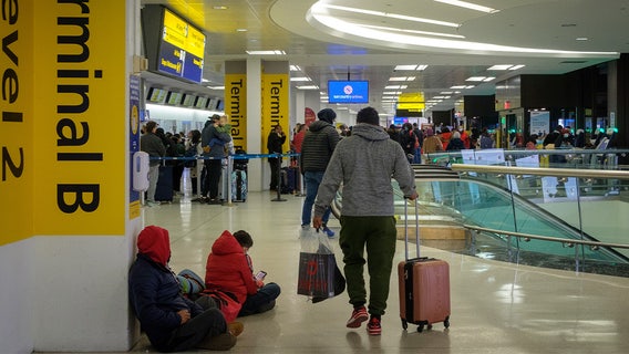 Weather system predicted to cause delays ahead of busy week for holiday travel