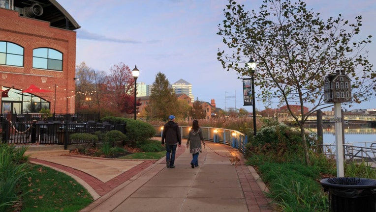 Couple-walking-in-Delaware.jpg