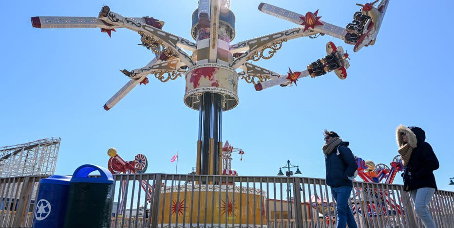 Coney Island's Luna Park opens for winter Frost Fest