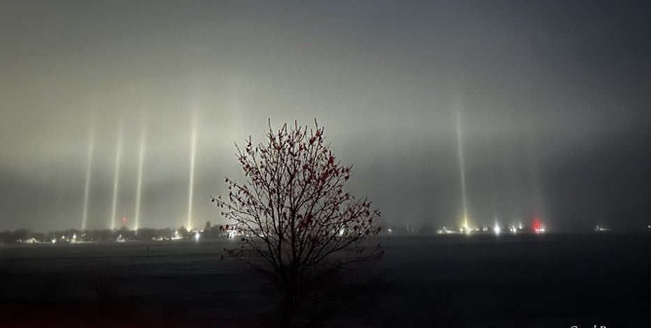 Light pillars illuminate night sky over Canada | FOX 5 New York