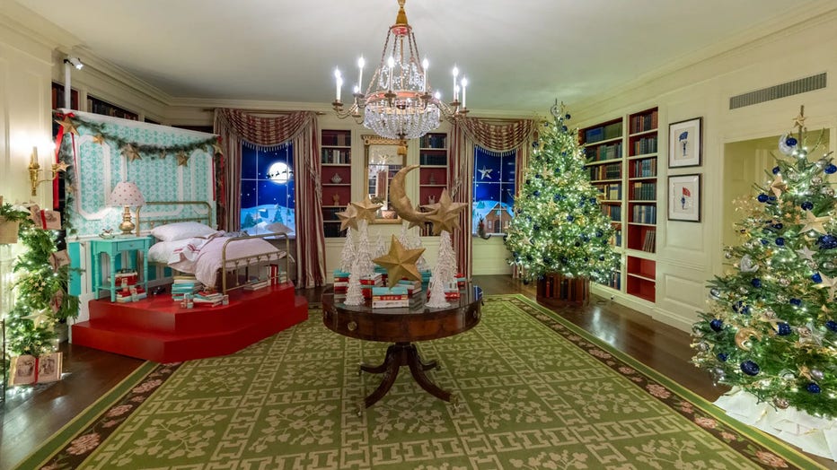 WhiteHouseChristmasDecor7.jpg