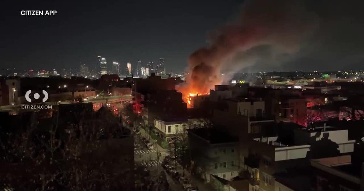 Brooklyn apartment building fire leaves 4 injured | FOX 5 New York
