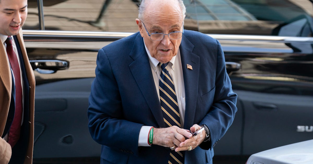 WABC Radio suspends Rudy Giuliani for violating ban on 2020 election claims | FOX 5 New York