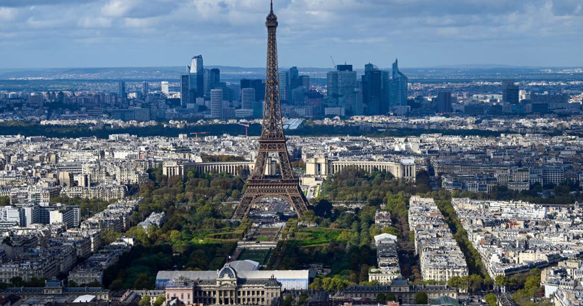 Paris police apprehend man accused of targeting pedestrians, killing 1