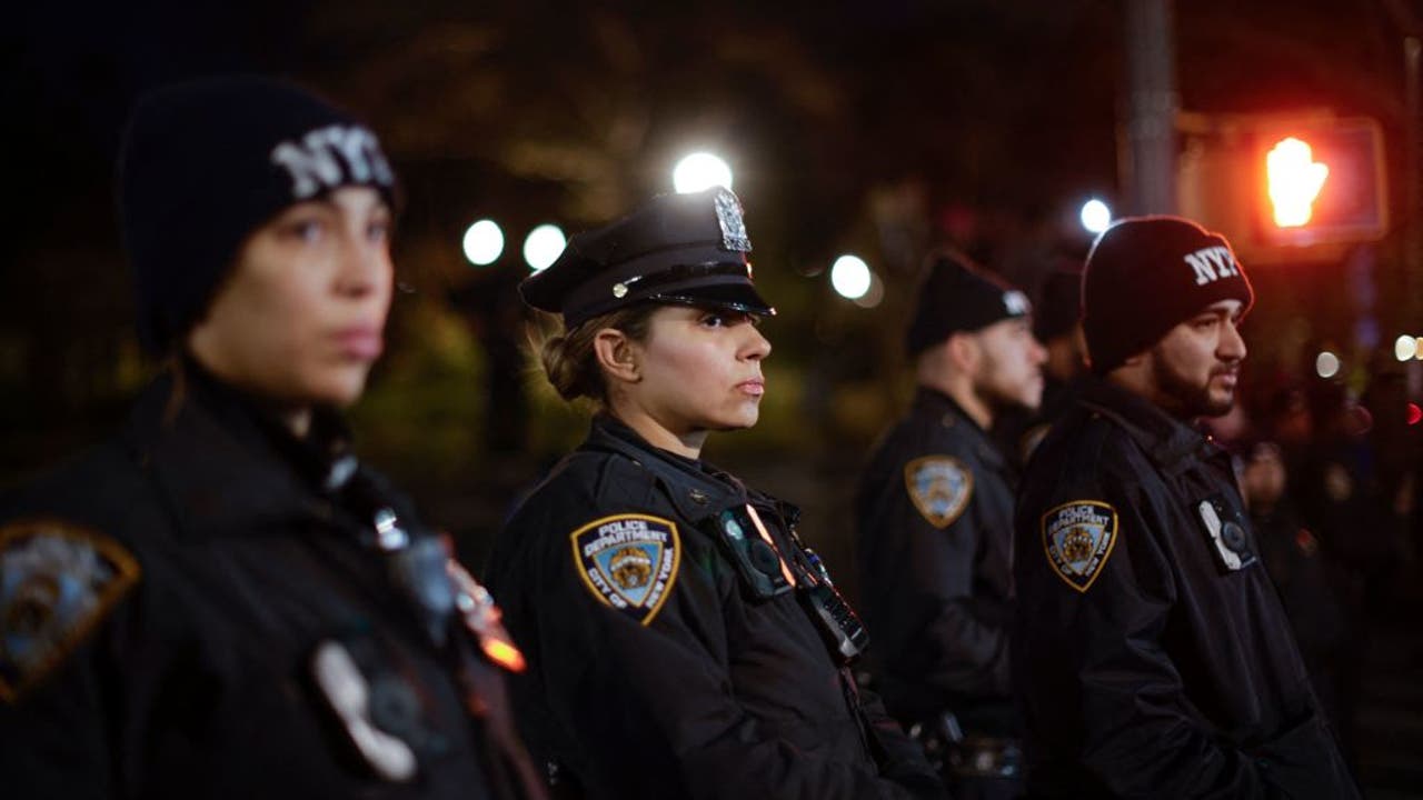 纽约市议会将投票审议一项有争议的法案，要求纽约警察局记录更多与公众的接触