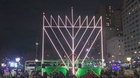 New Yorkers gather in Central Park for world's largest menorah lighting