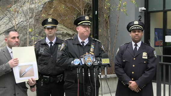 Police fatally shoot a man holding his mother at knifepoint in a Bronx apartment; NYPD