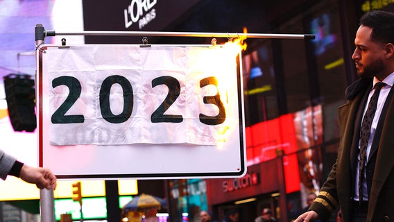 Good Riddance Day: NYC literally burns bad memories ahead of New Year's