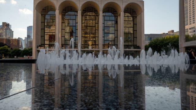 Climate protesters twice interrupt Wagner's `Tannhäuser' at Metropolitan Opera