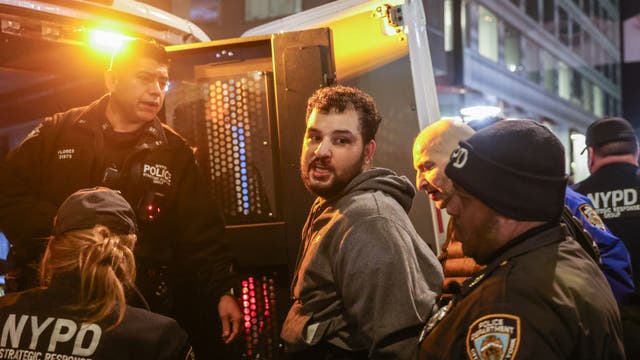 Pro-Palestinian demonstrators clash with police in Midtown: ‘Christmas is canceled’