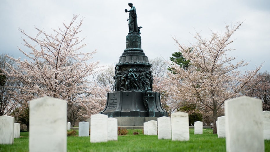 Confederate-Memorial-Arlington-National-Cemetery.jpg