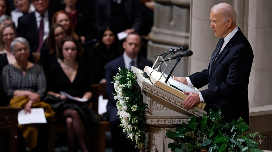 Joe-Biden-at-Sanda-Day-O-Connor-funeral.jpg